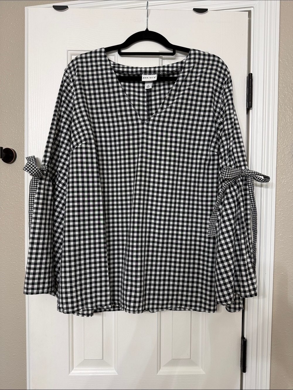 Ava & Viv Black and White Gingham Tie-Sleeve Tunic